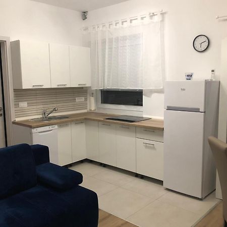 Apartmaji Meduza Izola Esterno foto