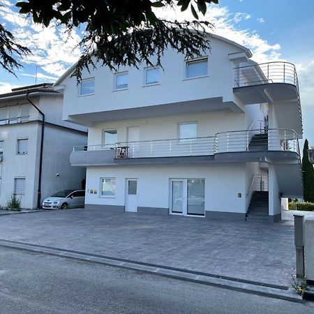 Apartmaji Meduza Izola Esterno foto