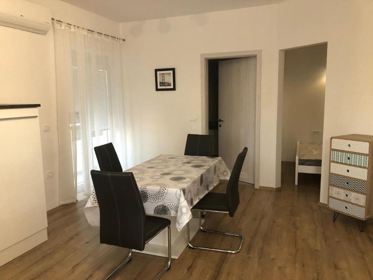 Apartmaji Meduza Izola Esterno foto