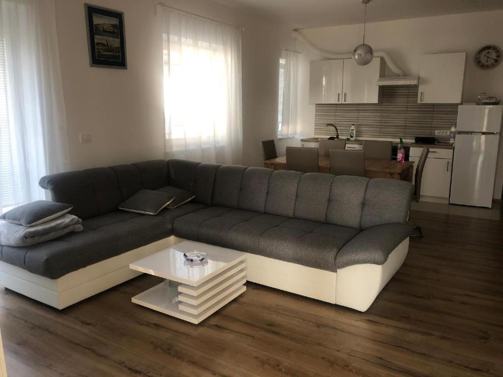 Apartmaji Meduza Izola Esterno foto