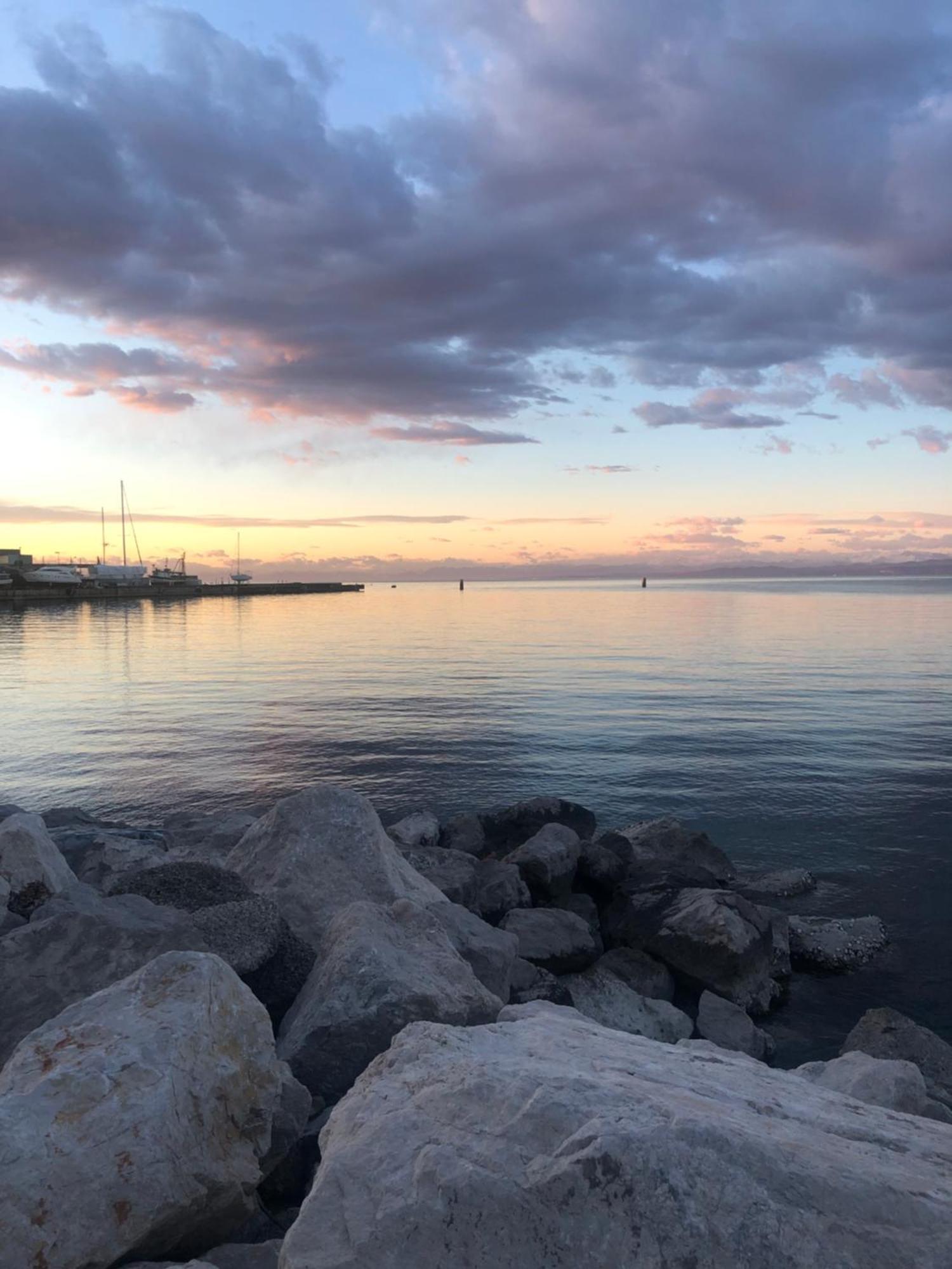 Apartmaji Meduza Izola Esterno foto
