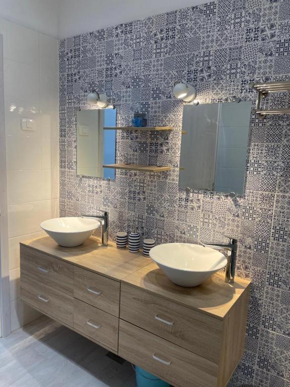 Apartmaji Meduza Izola Esterno foto