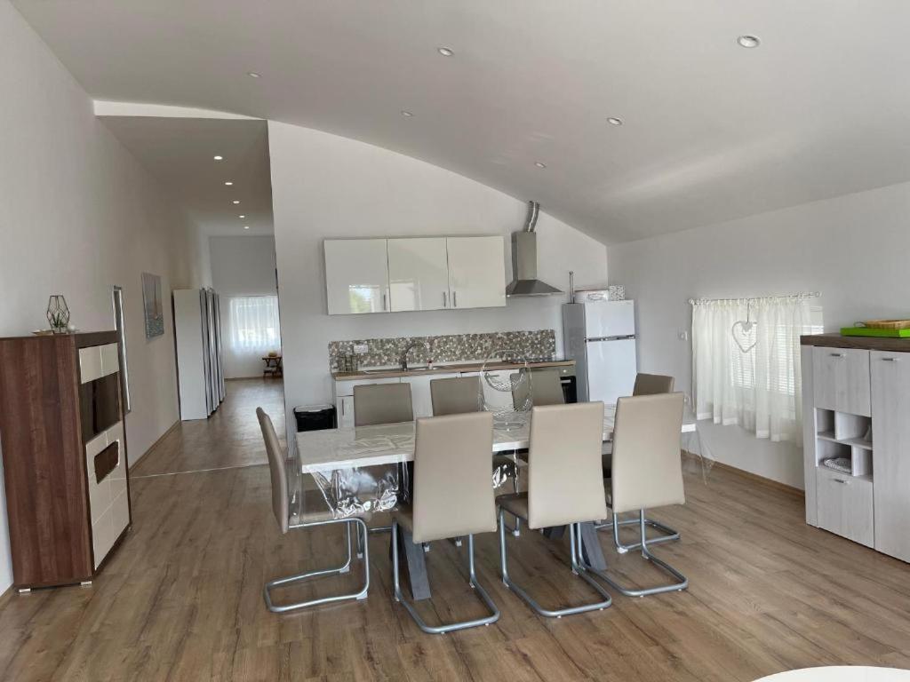 Apartmaji Meduza Izola Esterno foto