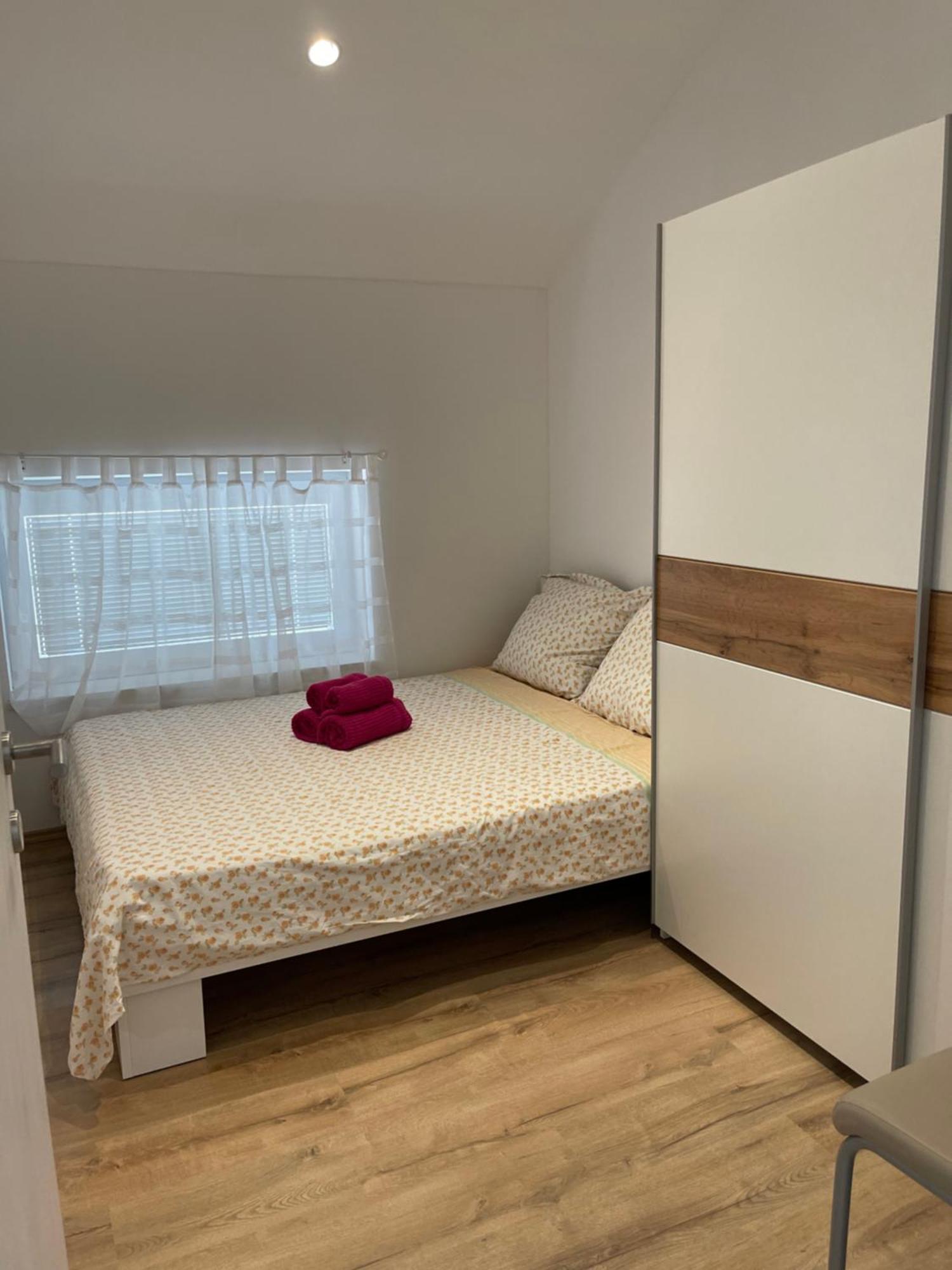 Apartmaji Meduza Izola Esterno foto