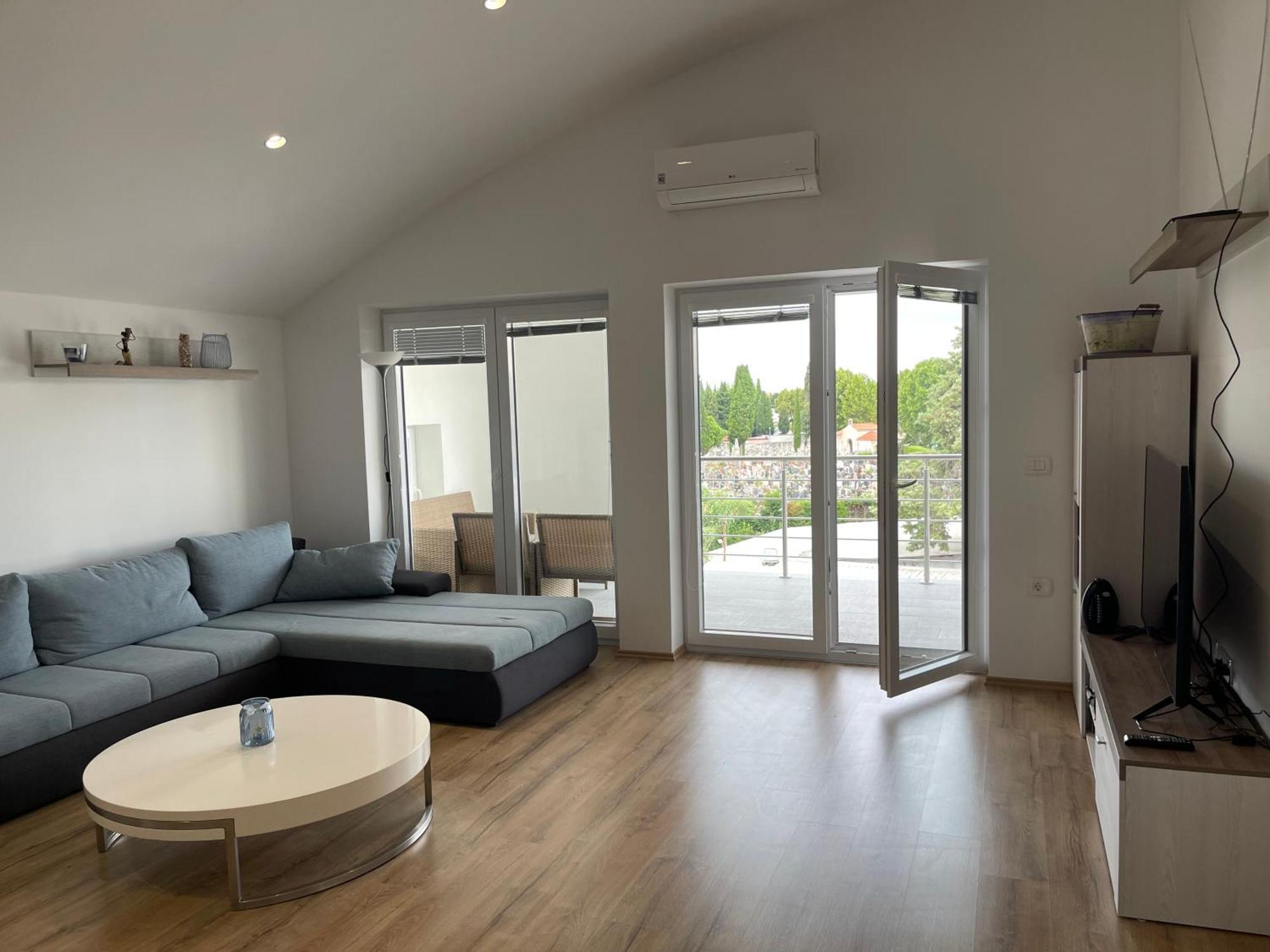 Apartmaji Meduza Izola Esterno foto
